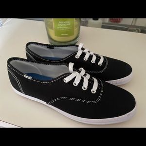 Keds Women’s Champion Originals Size 5.0